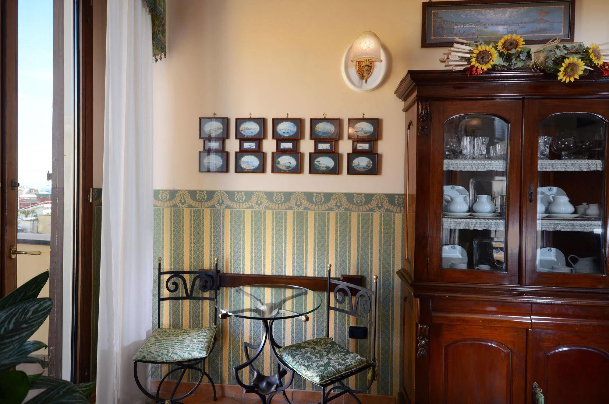 Pinto-storey Hotel Naples