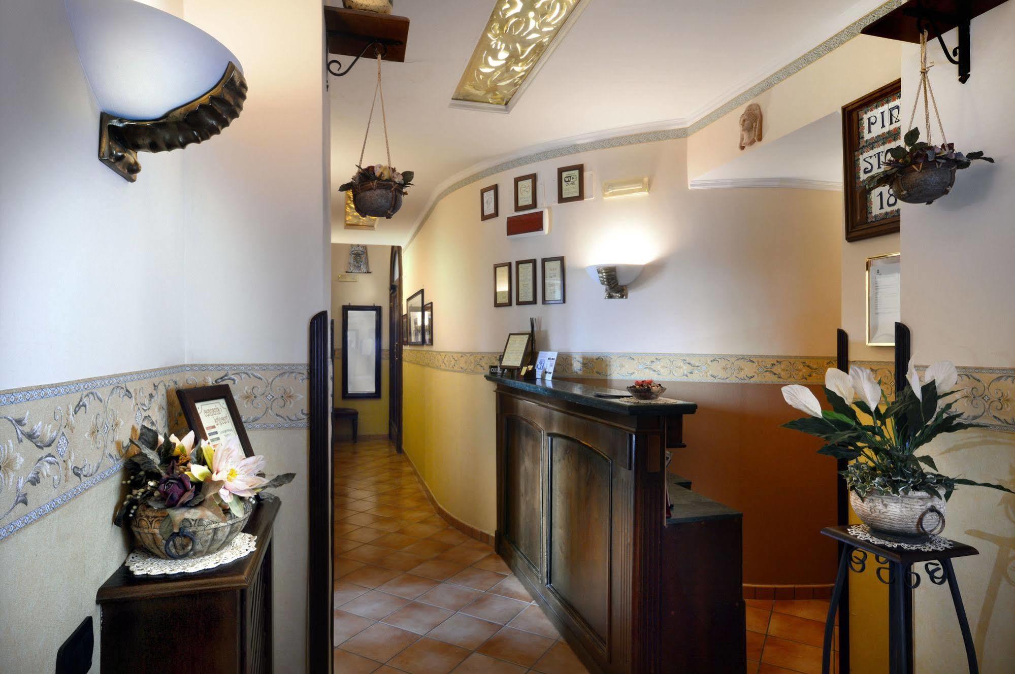 Hotel Pinto-storey Napoli