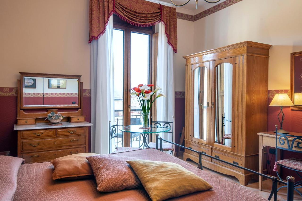 Pinto-storey 3* Naples