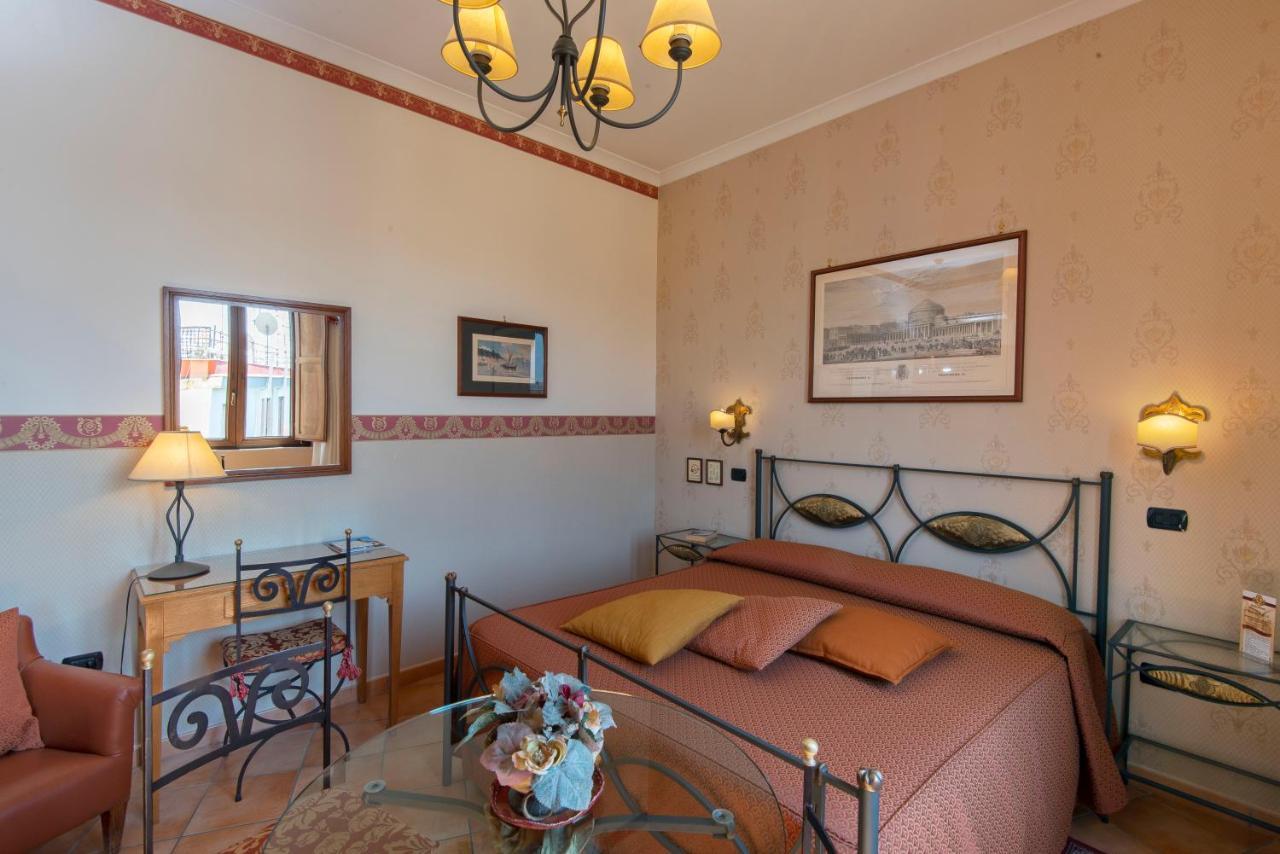 Hotel Pinto-storey 3*