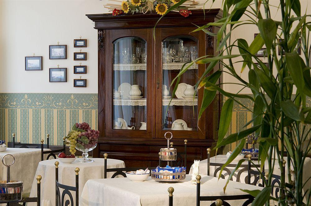 Pinto-storey 3* Naples
