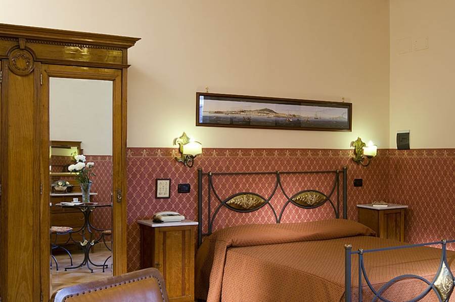 Pinto-storey Hotel